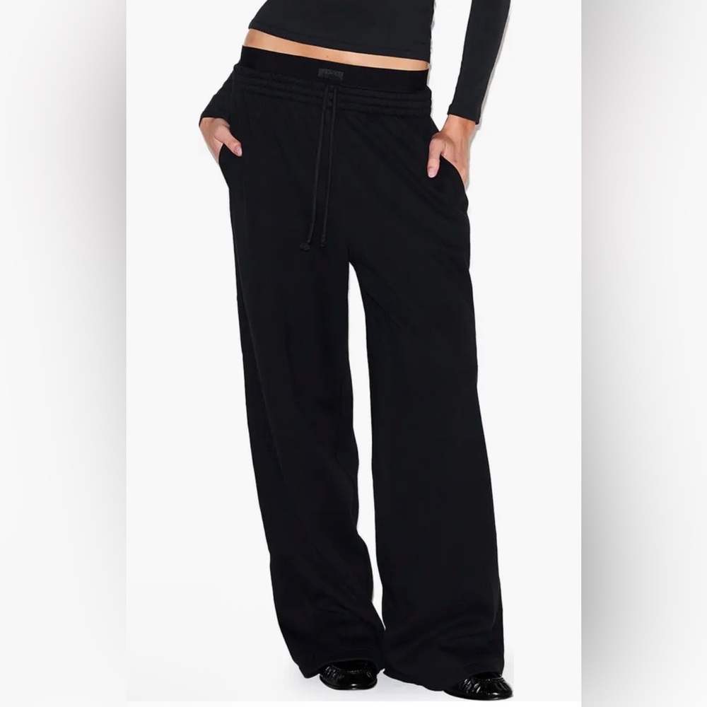 NWT SKIMS Cotton Fleece Exposed Boxer Pant Onyx Lg